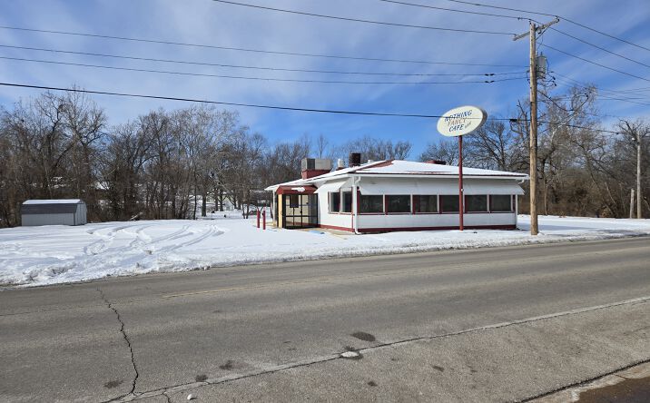 Pictures of Retail, Restaurant property located at 241 N Washington Ave, Union, MO 63084 for lease - image #1