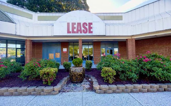 Pictures of Retail property located at 12492 Warwick Blvd, Newport News, VA 23606 for lease - image #1