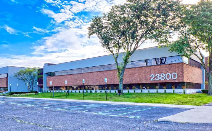 Pictures of Retail, Office property located at 23800 Orchard Lake Rd, Farmington Hills, MI 48336 for lease - image #1