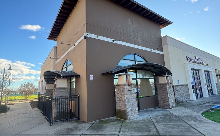 Pictures of Retail, Office, Industrial property located at 7400 Elsie Ave, Sacramento, CA 95828 for lease - image #1