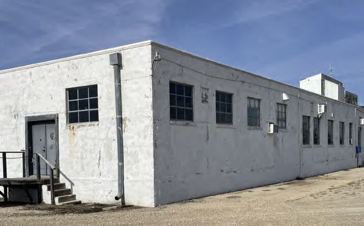 Pictures of Industrial property located at 4177 N IL RTE 251 Highway, Mendota, IL 61342 for lease - image #1
