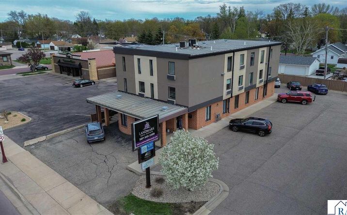 Pictures of Office property located at 931 Madison Ave, Mankato, MN 56001 for lease - image #1