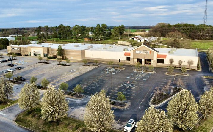 Pictures of Retail property located at 340 Seville Street, Florence, AL 35634 for lease - image #1