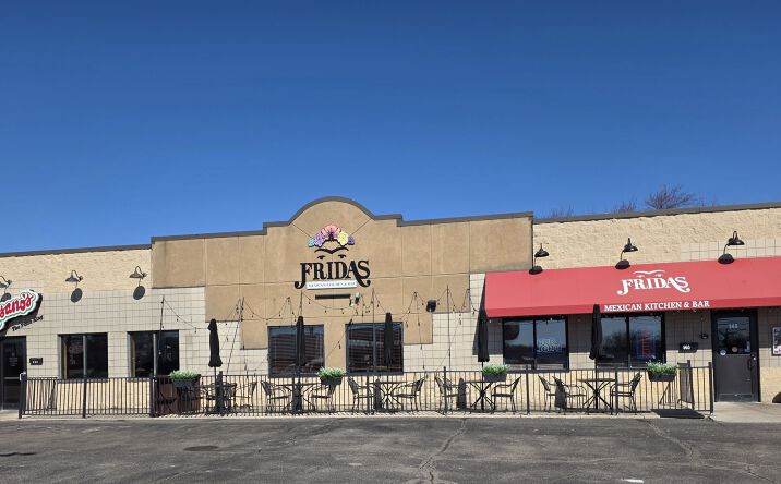 Pictures of Retail, Office, Restaurant property located at 977 W Main St, Tipp City, OH 45371 for lease - image #1