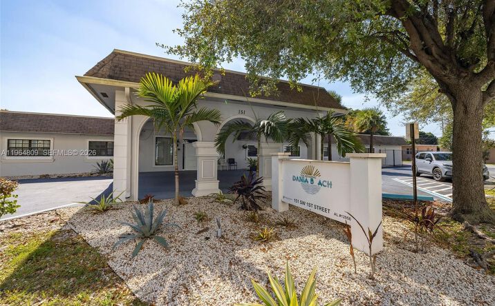 Pictures of Office property located at 151 SW 1st St, Dania Beach, FL 33004 for lease - image #1