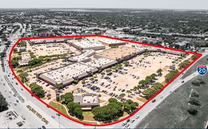 Pictures of Retail property located at 4608 - 4750 Bryant Irvin Rd, Fort Worth, TX 76132 for lease - image #1