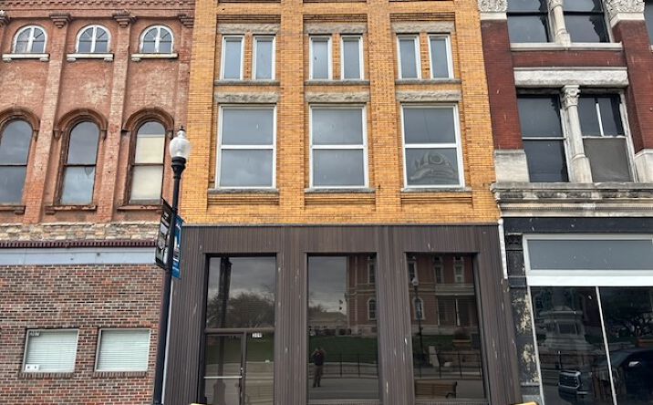 Pictures of Office property located at 309 Main St, Mount Vernon, IN 47620 for lease - image #1