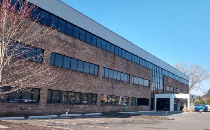 Pictures of Office property located at 17940 Farmington Rd, Livonia, MI 48152 for lease - image #1