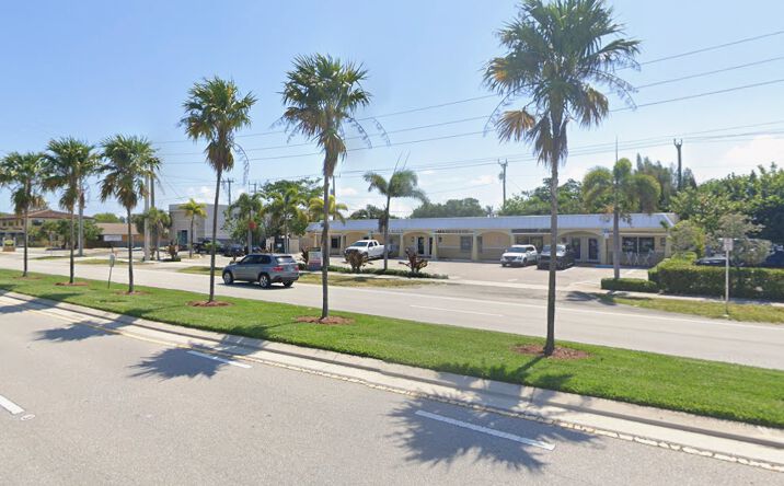 Pictures of Retail property located at 2236 N Dixie Hwy, Boca Raton, FL 33431 for lease - image #1