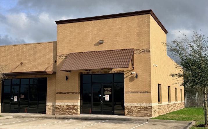 Pictures of Office, Retail property located at 451 FM 646 Rd, Dickinson, TX 77539 for lease - image #1