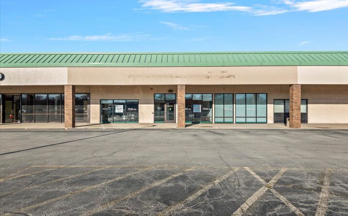 Pictures of Retail, Office property located at 2345 S MacArthur Blvd, Springfield, IL 62704 for lease - image #1