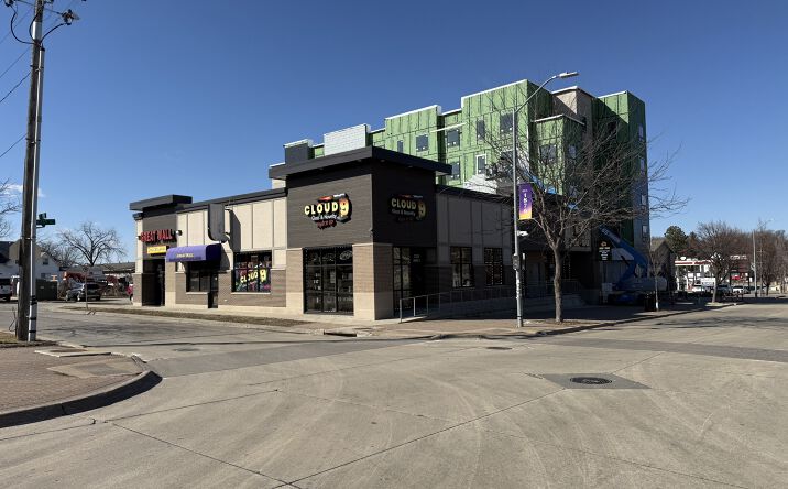 Pictures of Retail property located at 2125 College St, Cedar Falls, IA 50613 for lease - image #1