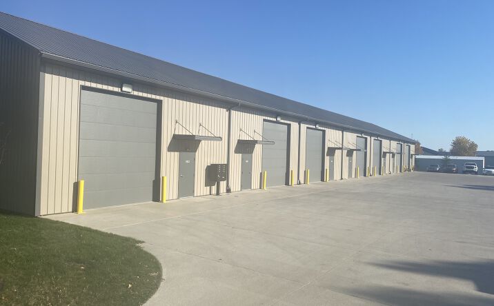 Pictures of Industrial property located at 6021 Valley Drive #6033, Bettendorf, IA 52722 for lease - image #1