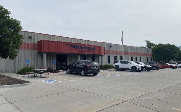 Pictures of Office property located at 5307 Lindbergh Dr, Omaha, NE 68110 for lease - image #1