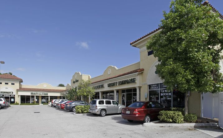 Pictures of Retail property located at 851 SE 6th Ave, Delray Beach, FL 33483 for lease - image #1
