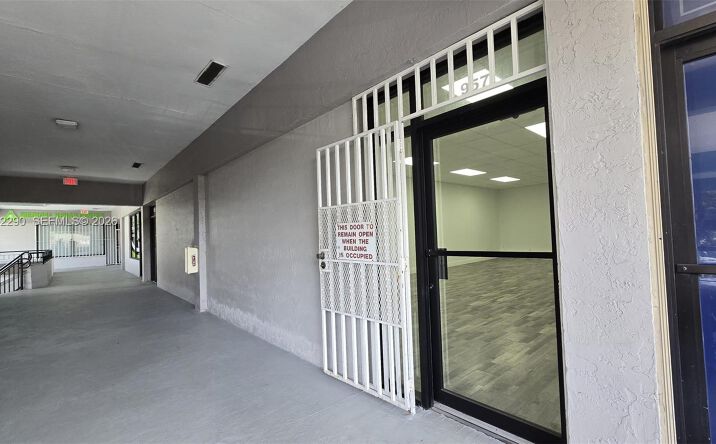Pictures of Office property located at 957 SW 122nd Ave # 957, Miami, FL 33184 for lease - image #1