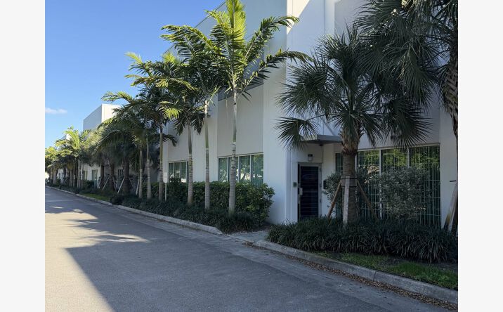Pictures of Industrial property located at 4445 NW 97th Ave, Doral, FL 33178 for lease - image #1
