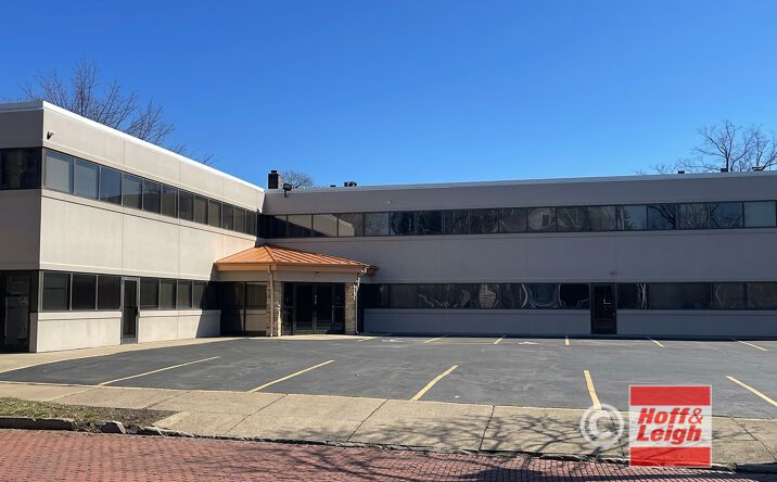 Pictures of Office property located at 665 W Market St, Akron, OH 44303 for lease - image #1