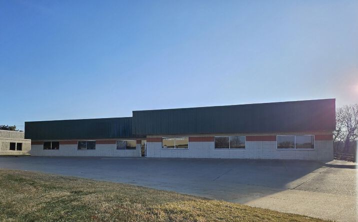 Pictures of Industrial property located at 4624 S 140th St, Omaha, NE 68137 for lease - image #1