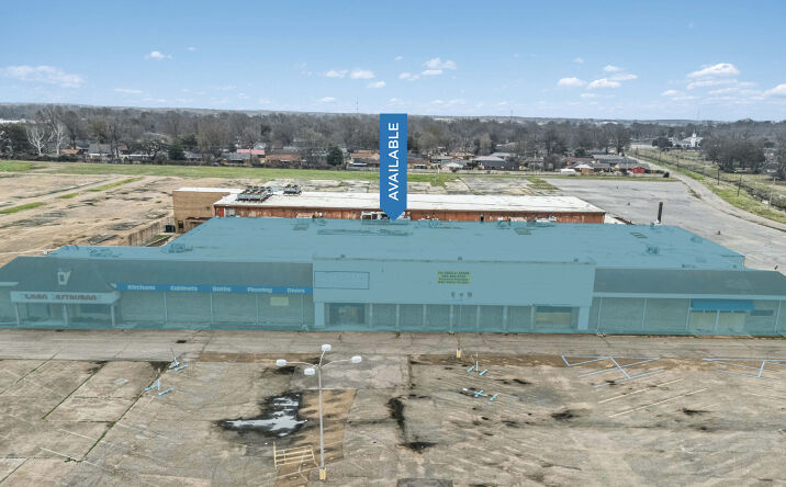 Pictures of Retail property located at 800 MS-1, Greenville, MS 38703 for lease - image #1
