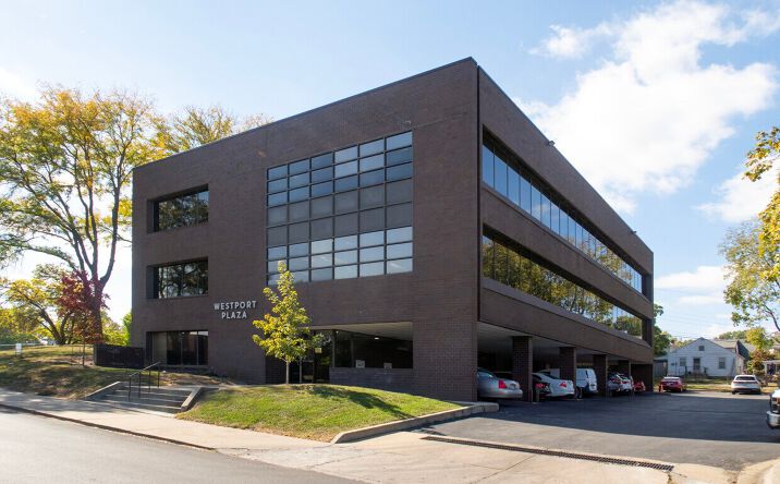 Pictures of Office property located at 4218 Roanoke Rd, Kansas City, MO 64111 for lease - image #1
