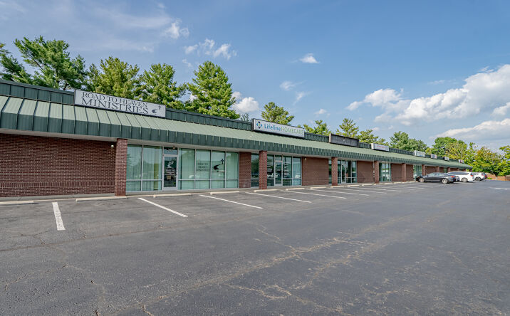 Pictures of Retail, Office, Restaurant property located at 950 N Mulberry St, Elizabethtown, KY 42701 for lease - image #1
