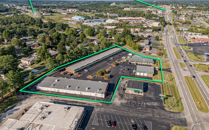Pictures of Retail, Office, Restaurant property located at 950 N Mulberry St, Elizabethtown, KY 42701 for lease - image #1