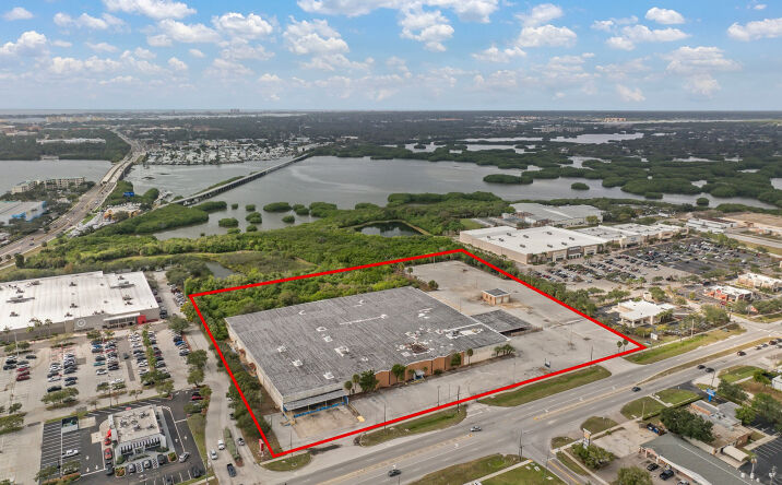 Pictures of Retail, Industrial property located at 4600 Park St N, St. Petersburg, FL 33709 for lease - image #1