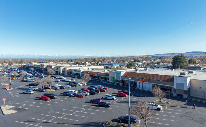 Pictures of Retail property located at 2825 W Kennewick Ave, Kennewick, WA 99336 for lease - image #1