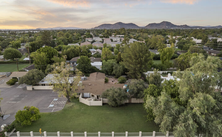 Pictures of Retail property located at 1522 West Myrtle Ave, Phoenix, AZ 85021 for lease - image #1