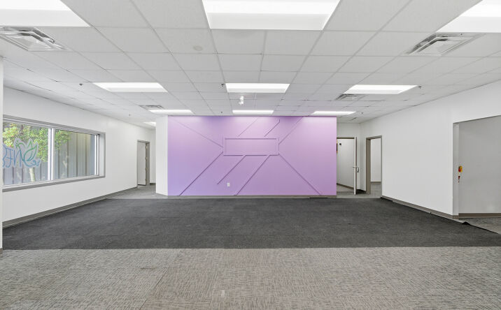 Pictures of Office, Special Purpose property located at 400 Ring Rd, Elizabethtown, KY 42701 for lease - image #1