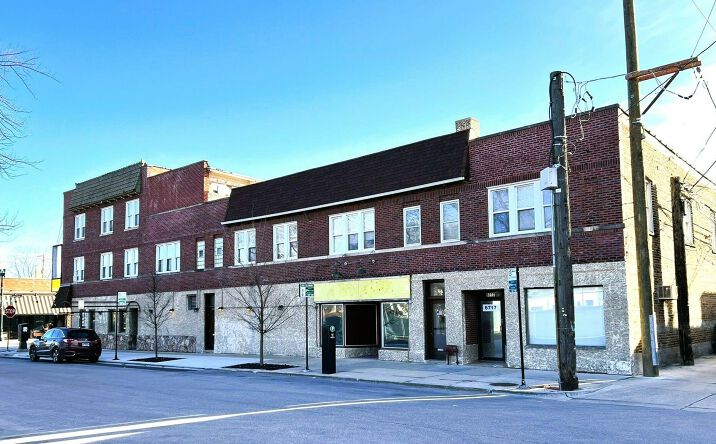 Pictures of Retail property located at 6728 North Northwest Highway, Chicago, IL 60631 for lease - image #1