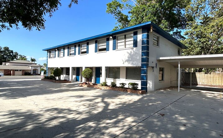 Pictures of Office property located at 2027 Manatee Ave W, Bradenton, FL 34205 for lease - image #1