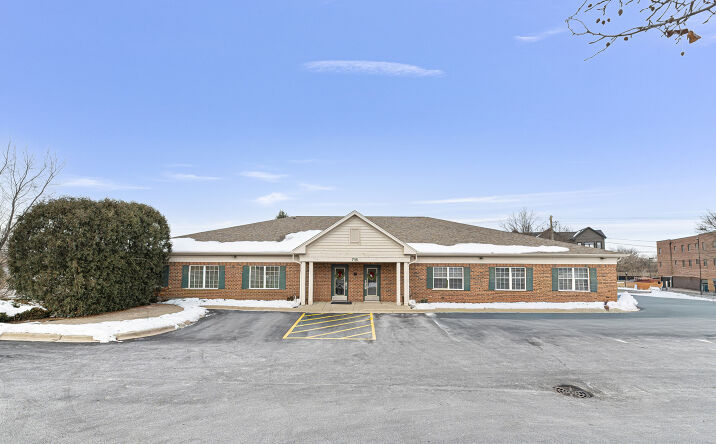 Pictures of Office property located at 715 E Irving Park Road, Roselle, IL 60172 for lease - image #1
