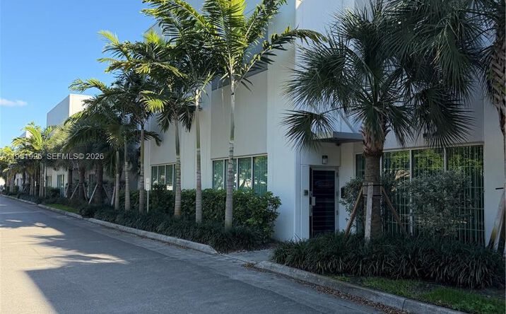 Pictures of Industrial property located at 4405 NW 97th Ave, Doral, FL 33178 for lease - image #1