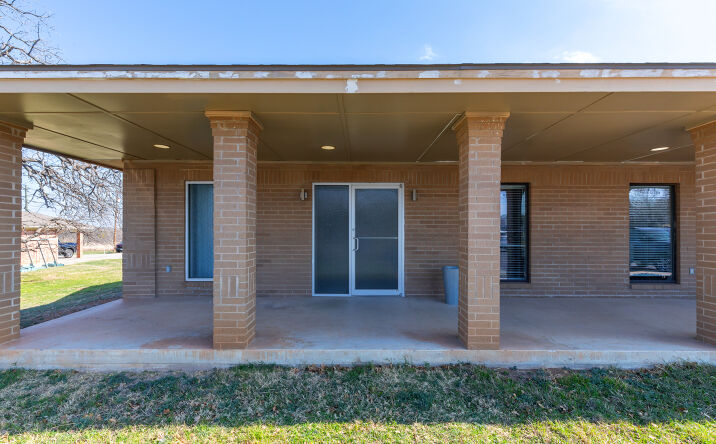 Pictures of Office property located at 2510 Crockett Dr, Brownwood, TX 76801 for lease - image #1