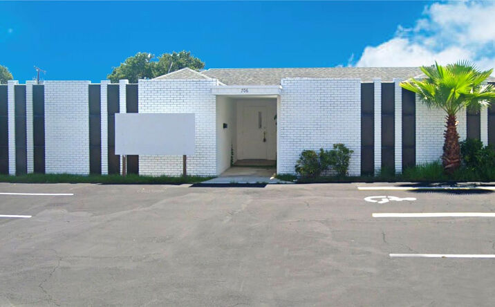 Pictures of Office property located at 706 N 7th St, Fort Pierce, FL 34950 for lease - image #1