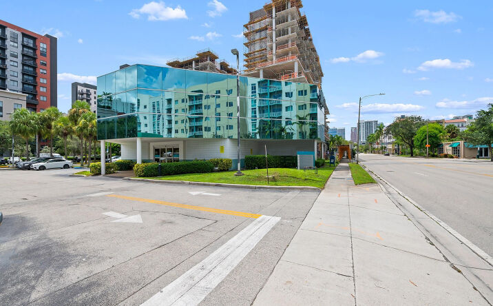 Pictures of Land property located at 634 NE 3rd Avenue, Fort Lauderdale, FL 33304 for lease - image #1