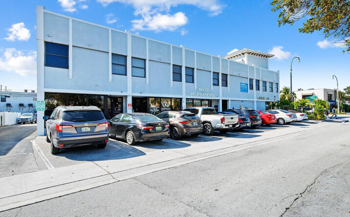 Pictures of Land property located at 222 E Commercial Boulevard, Lauderdale-By-The-Sea, FL 33308 for lease - image #1