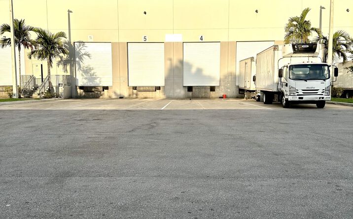 Pictures of Land property located at 3480 NW 27th Avenue E3, Pompano Beach, FL 33069 for lease - image #1