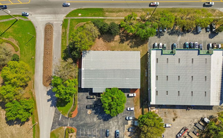 Pictures of Industrial property located at 1069 Lake Idamere Blvd, Tavares, FL 32778 for lease - image #1