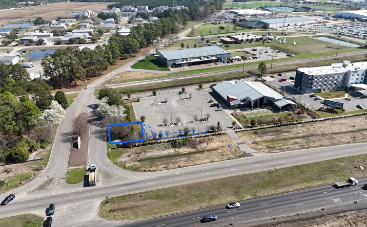 Pictures of Land, Restaurant, Retail property located at 200 Allied Dr, Conway, SC 29526 for lease - image #1