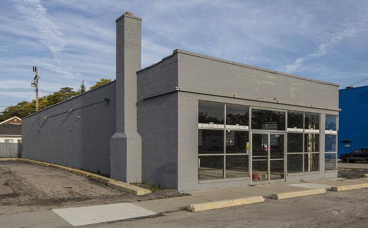 Pictures of Retail, Office, Restaurant property located at 30500 Woodward Ave, Birmingham, MI 48009 for lease - image #1