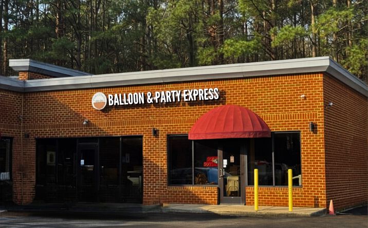 Pictures of Retail property located at 15463 Warwick Blvd, Newport News, VA 23608 for lease - image #1