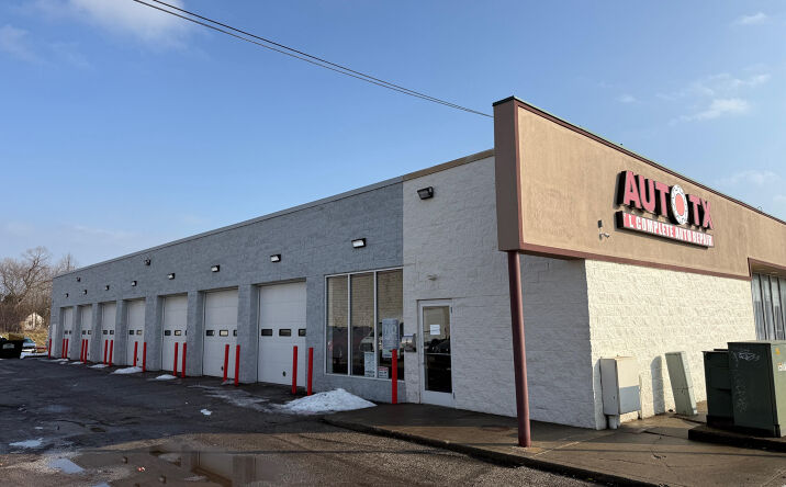 Pictures of Retail property located at 4635 Northfield Rd, North Randall, OH 44128 for lease - image #1