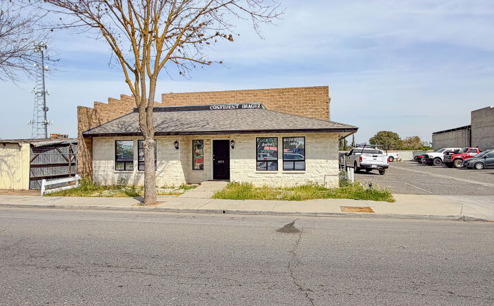 Pictures of Retail property located at 801 S Gateway Dr, Madera, CA 93637 for lease - image #1