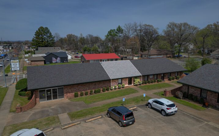 Pictures of Retail, Office property located at 322 N Greenwood Ave, Fort Smith, AR 72901 for lease - image #1
