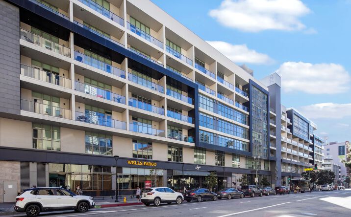 Pictures of Retail, Restaurant property located at 770 S Grand Ave, Los Angeles, CA 90017 for lease - image #1