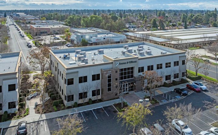 Pictures of Office property located at 7575 N Palm Ave, Fresno, CA 93711 for lease - image #1