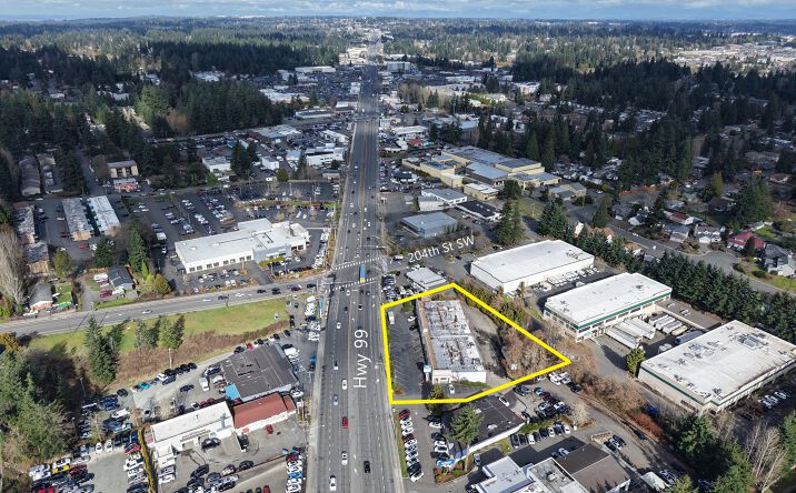 Pictures of Retail property located at 20423 Hwy 99, Lynnwood, WA 98036 for lease - image #1